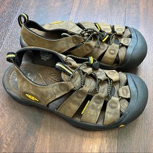 Keen Newport Bison Hiking Sandals Waterproof Leather 8.5